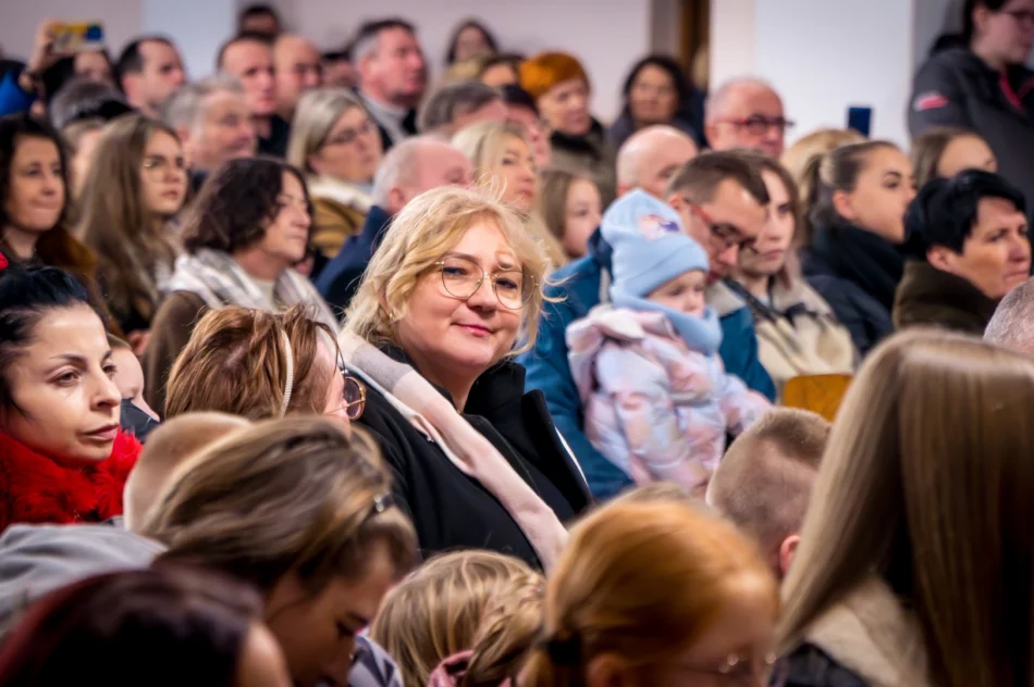 Efekty akcji charytatywnych i kolędowanie z Kordianem (ZDJĘCIA) - zdjęcie 9