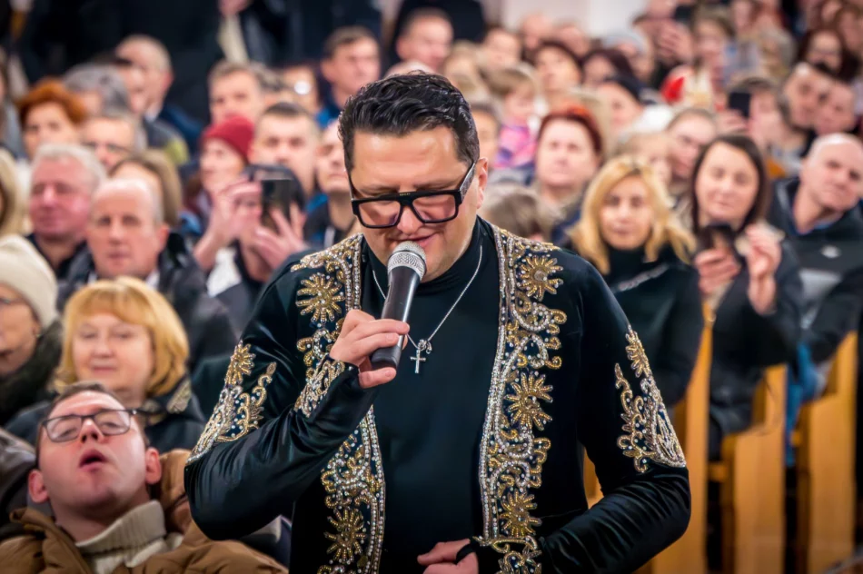 Efekty akcji charytatywnych i kolędowanie z Kordianem (ZDJĘCIA) - zdjęcie 11