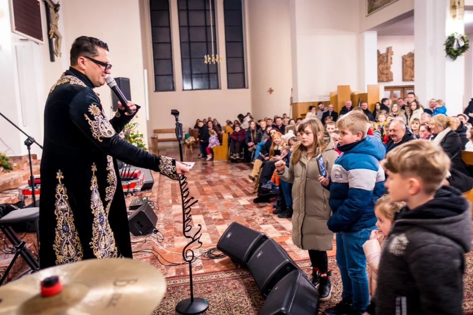 Efekty akcji charytatywnych i kolędowanie z Kordianem (ZDJĘCIA) - zdjęcie 19