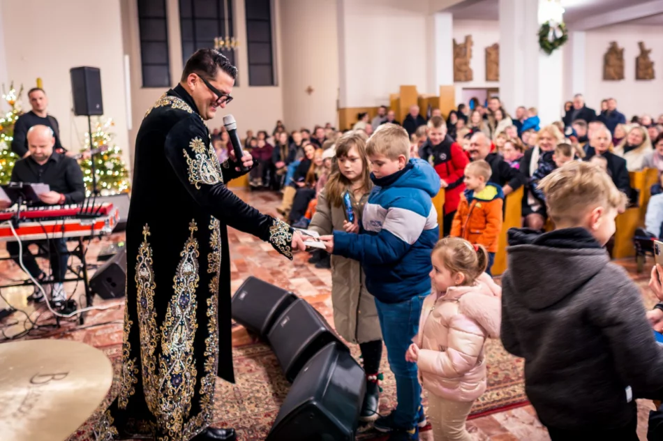 Efekty akcji charytatywnych i kolędowanie z Kordianem (ZDJĘCIA) - zdjęcie 20