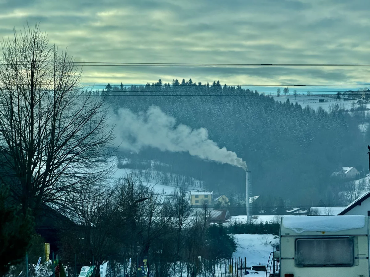 Raport: rocznie 40 tys. przedwczesnych zgonów w Polsce z powodu smogu