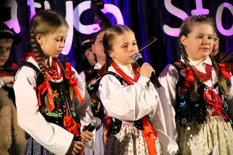 Jubileusz 25-lecia dziecięcego zespołu regionalnego (ZDJĘCIA) - zdjęcie 12