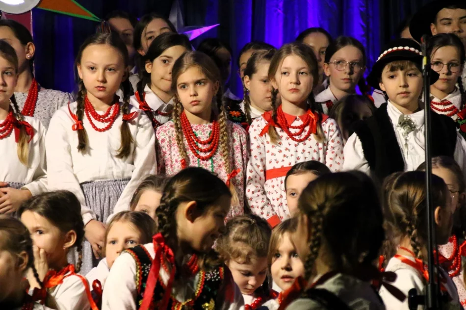 Jubileusz 25-lecia dziecięcego zespołu regionalnego (ZDJĘCIA) - zdjęcie 14