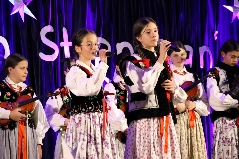 Jubileusz 25-lecia dziecięcego zespołu regionalnego (ZDJĘCIA) - zdjęcie 20