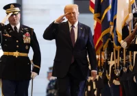Trump ogłosił stan wyjątkowy na granicy, zniósł prawo ziemi i ułaskawił skazanych za atak na Kapitol - zdjęcie główne