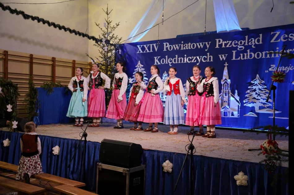 Powiatowy Przegląd Zespołów Kolędniczych – wyniki (ZDJĘCIA) - zdjęcie 10