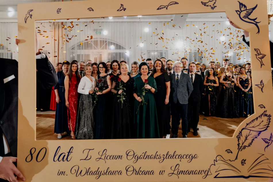 Studniówka w I LO w Limanowej w roku jubileuszu 80-lecia szkoły (ZDJĘCIA) - zdjęcie 10