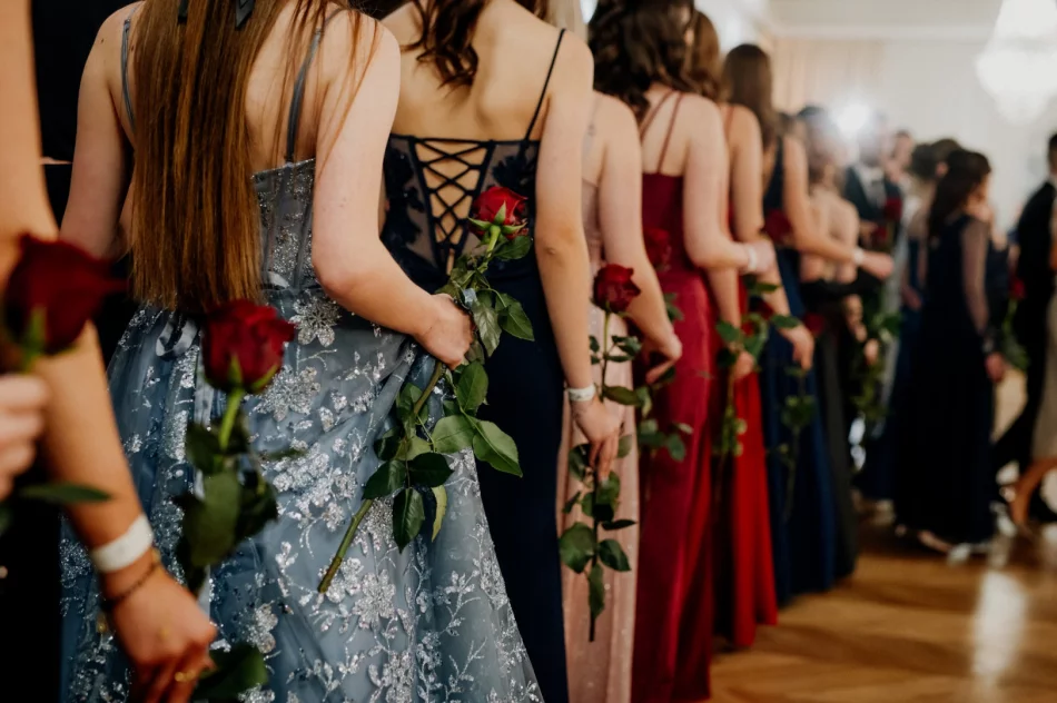 Studniówka w I LO w Limanowej w roku jubileuszu 80-lecia szkoły (ZDJĘCIA) - zdjęcie 11