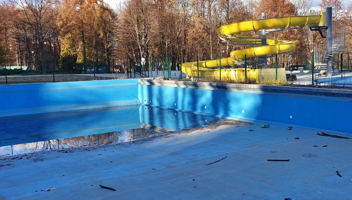 Miejski basen przy ul. Spacerowej w Limanowej/fot.: archiwum