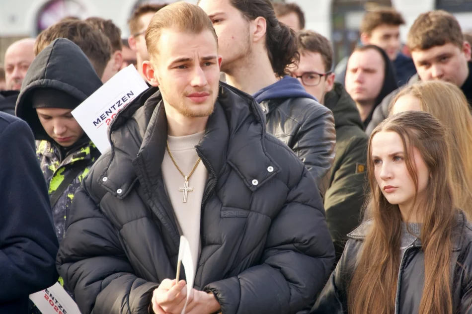 Sławomir Mentzen spotkał się z wyborcami w Limanowej (ZDJĘCIA, WIDEO) - zdjęcie 2