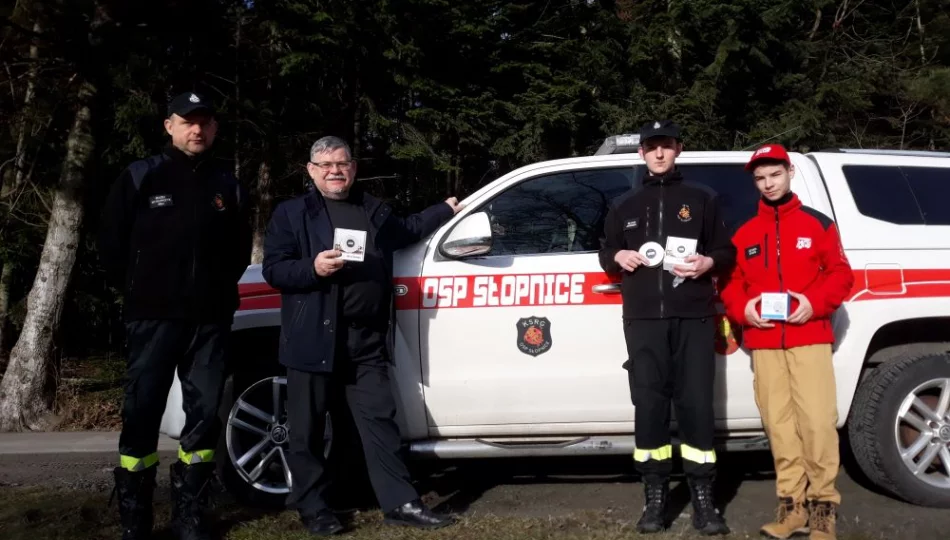 Młodzi druhowie zamontowali czujniki czadu i dymu - zdjęcie 1