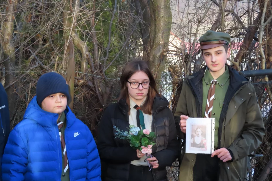 Upamiętniono ofiary Holocaustu - zdjęcie 13