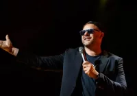 Tomasz Karolak wystąpi z programem "50 i co?"  - zdjęcie główne