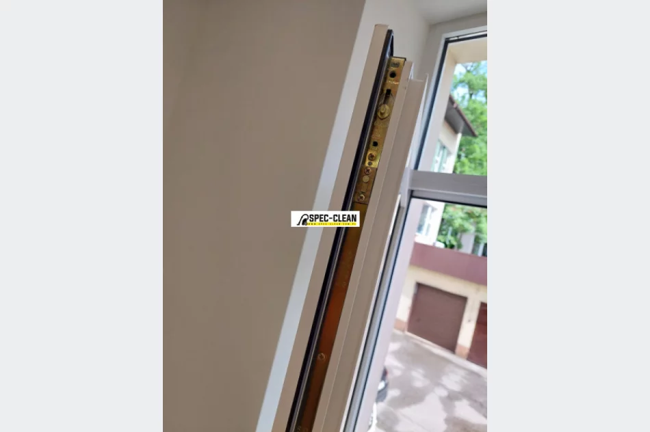 Mycie okien, witryn, przeszkleń, sprzątanie po budowie, remoncie, biur, mieszkań, domów, kompleksowa usługa, faktura - zdjęcie 12