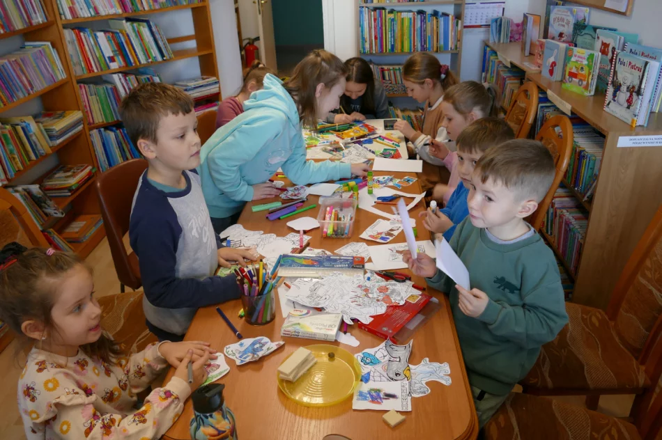 Ferie w bibliotece: zajęcia edukacyjne i warsztaty - zdjęcie 10