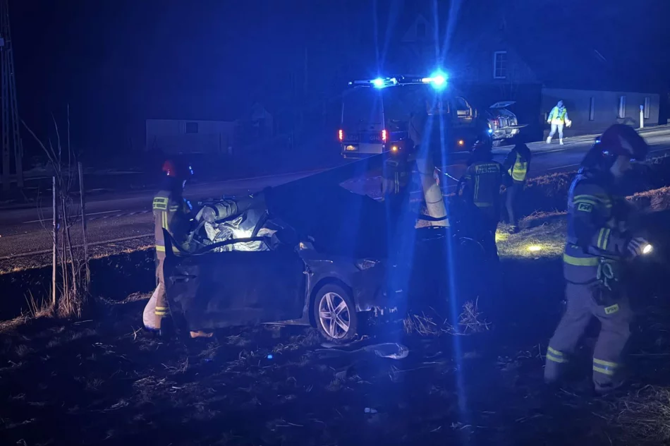 Tragedia podczas wyprzedzania na DK 28 - kierowca samochodu zmarł na miejscu - zdjęcie 5