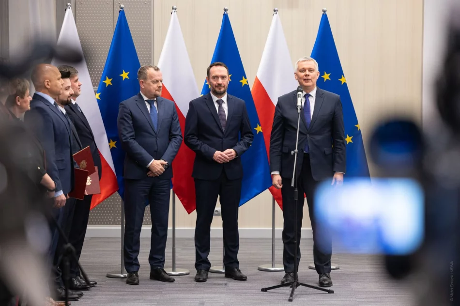 Nowa gmina już “na papierze” - minister Siemoniak wręczył akty nadania - zdjęcie 4