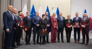 Nowa gmina już “na papierze” - minister Siemoniak wręczył akty nadania - zdjęcie 5