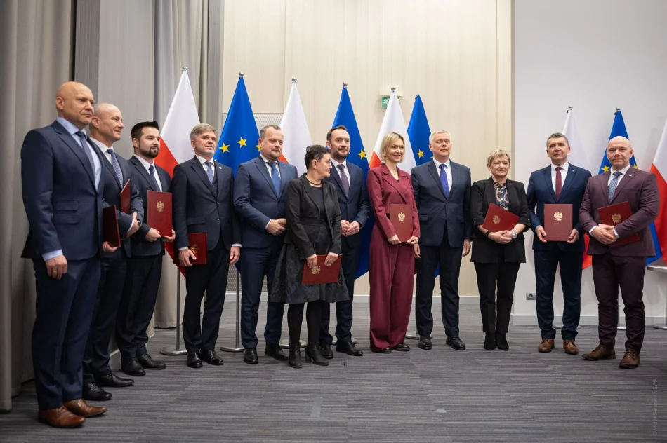 Nowa gmina już “na papierze” - minister Siemoniak wręczył akty nadania - zdjęcie 5