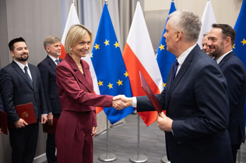 Nowa gmina już “na papierze” - minister Siemoniak wręczył akty nadania - zdjęcie 6