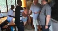 Wizyta biskupa w szpitalu misyjnym w Bagandou - zdjęcie 3