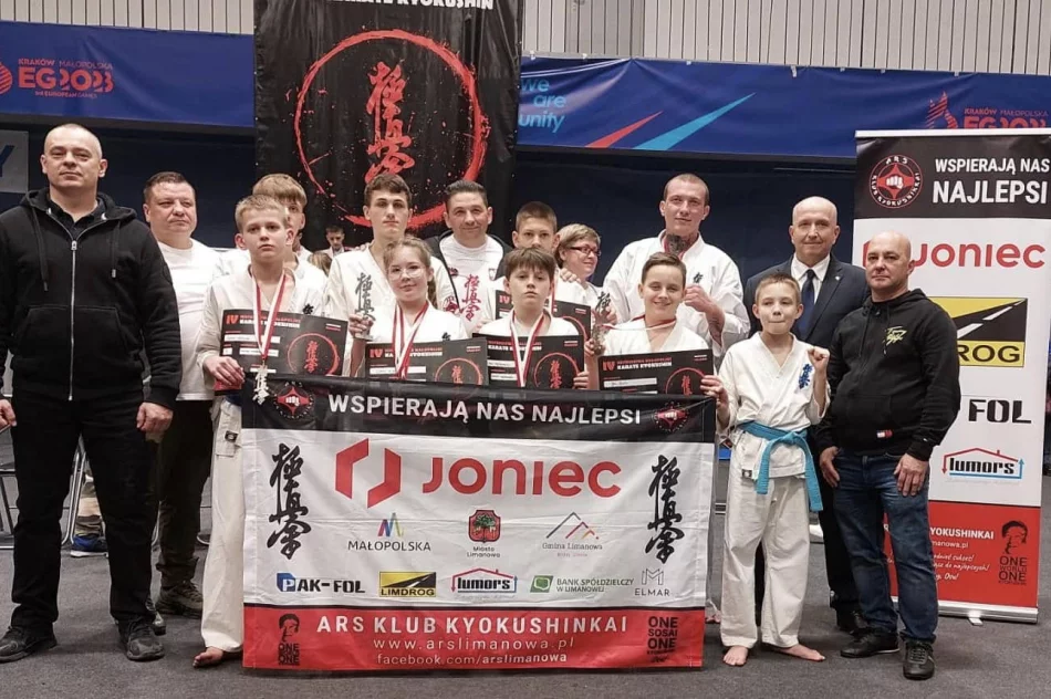 Pierwsze zawody w 2025 roku i 9 medali karateków ARS Limanowa – JONIEC Team - zdjęcie 3