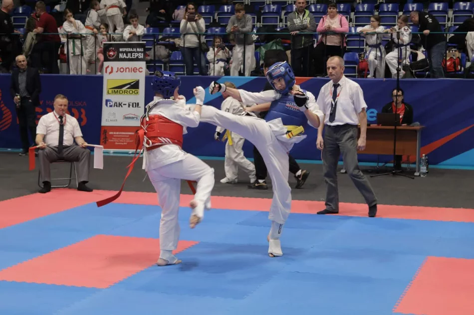 Pierwsze zawody w 2025 roku i 9 medali karateków ARS Limanowa – JONIEC Team - zdjęcie 12