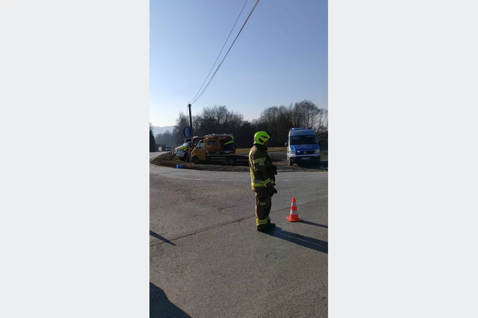 Kierująca Volkswagenem trafiła do szpitala - zdjęcie 3