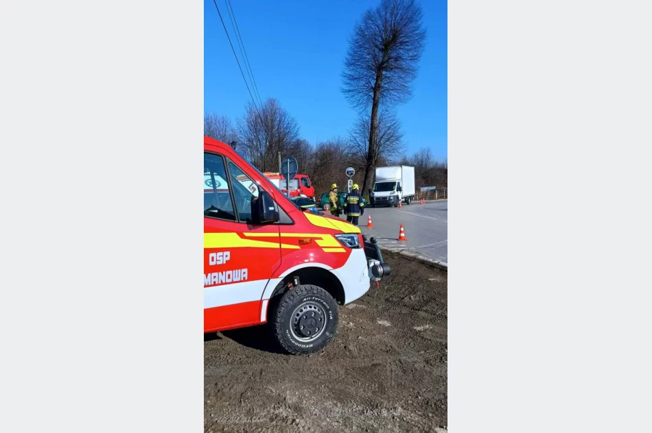 Kierująca Volkswagenem trafiła do szpitala - zdjęcie 4