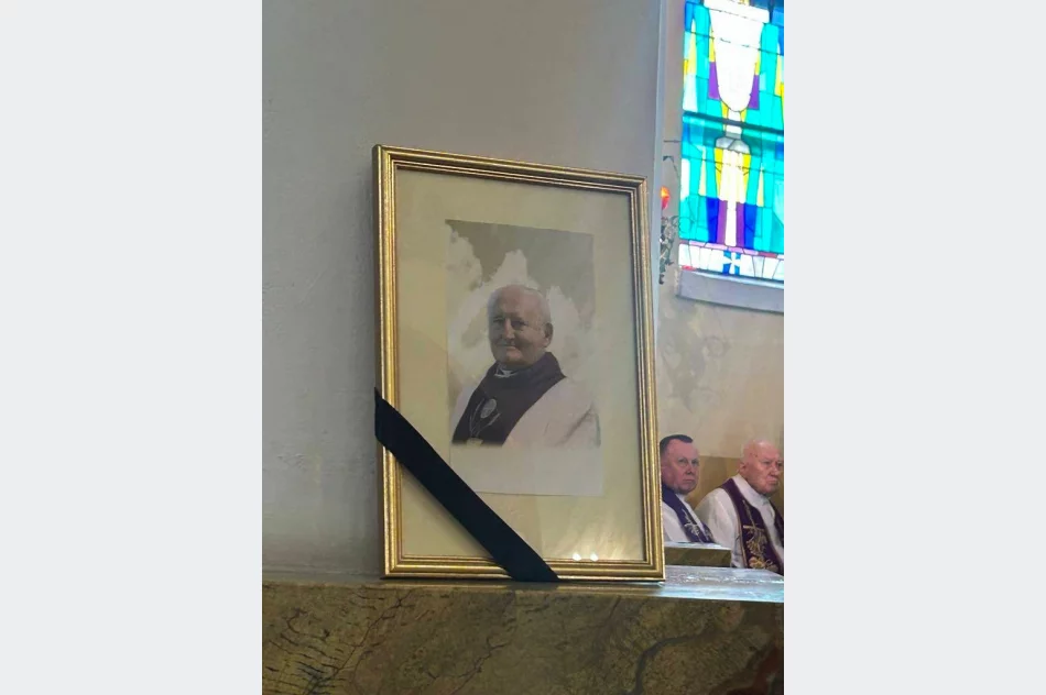Ostatnie pożegnanie ks. prałata Kazimierza Pacha (ZDJĘCIA) - zdjęcie 11