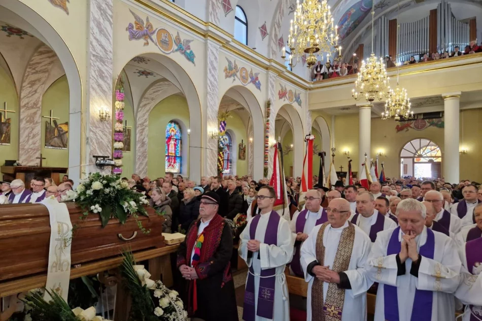 Ostatnie pożegnanie ks. prałata Kazimierza Pacha (ZDJĘCIA) - zdjęcie 13