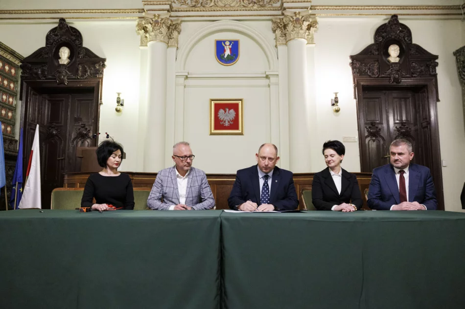 Podpisanie umów na dofinansowanie remontów dróg  - zdjęcie 5
