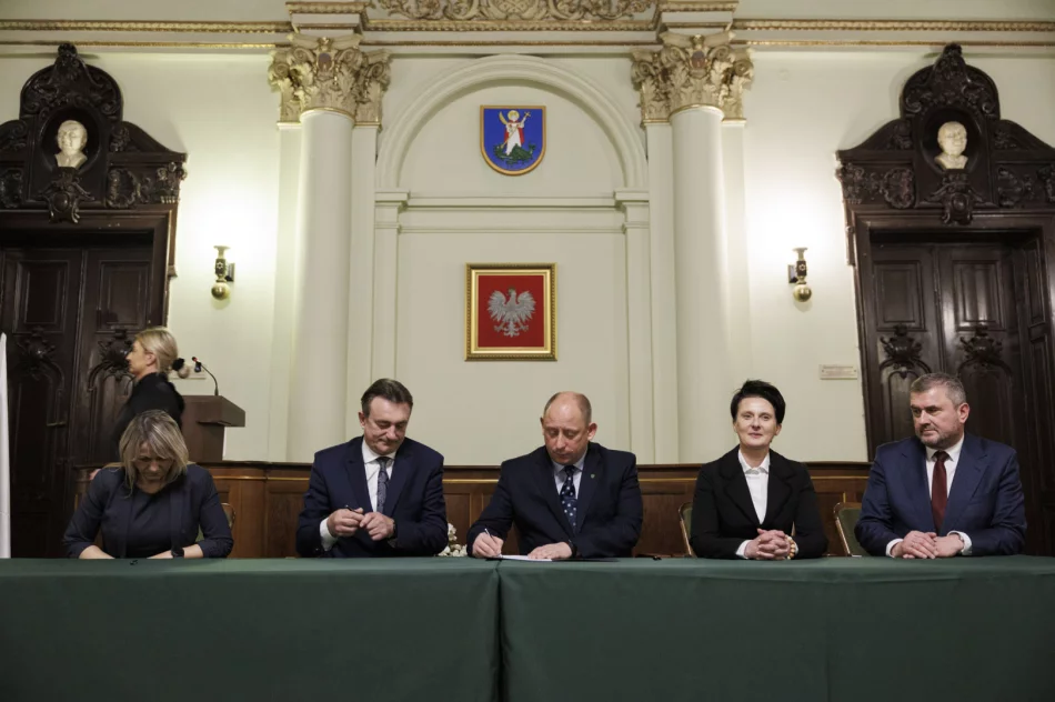 Podpisanie umów na dofinansowanie remontów dróg  - zdjęcie 9