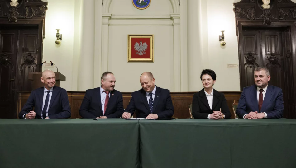 Umowa na remont drogi Stara Wieś – Skorupówka podpisana - zdjęcie 1