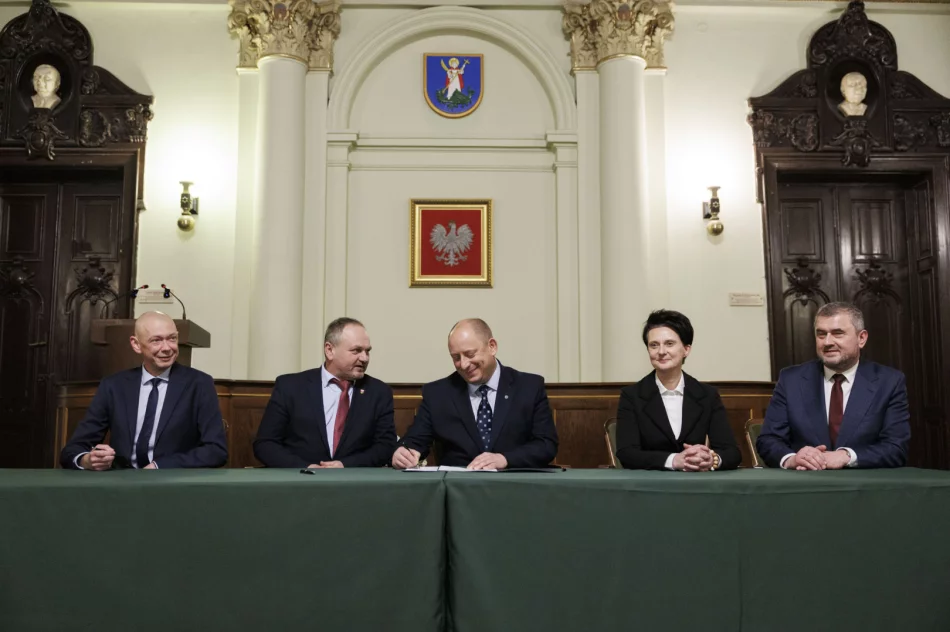 Umowa na remont drogi Stara Wieś – Skorupówka podpisana - zdjęcie 3