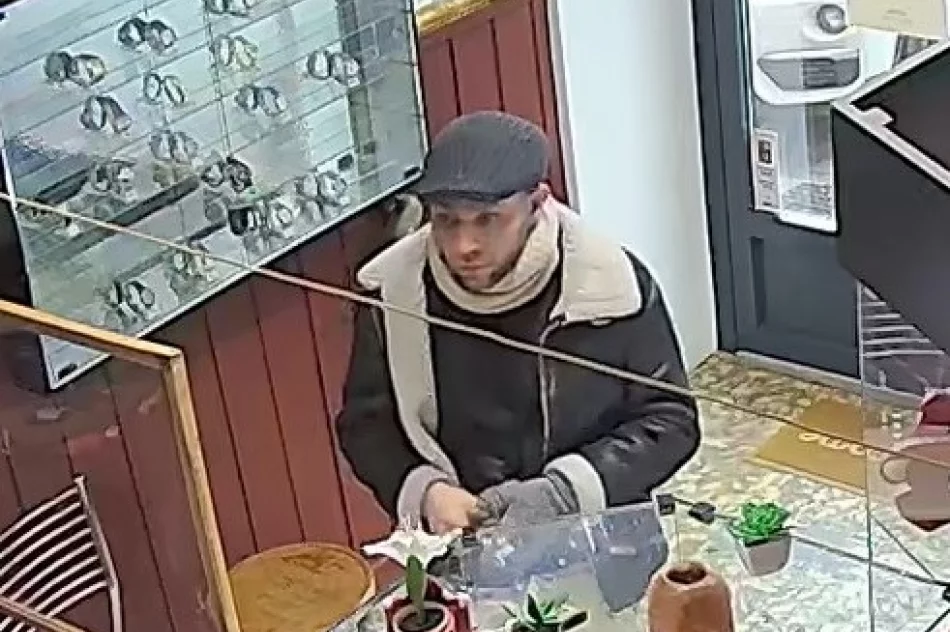 Ten mężczyzna okradł wczoraj dwóch jubilerów. Rozpoznajesz jego twarz? - zdjęcie 4