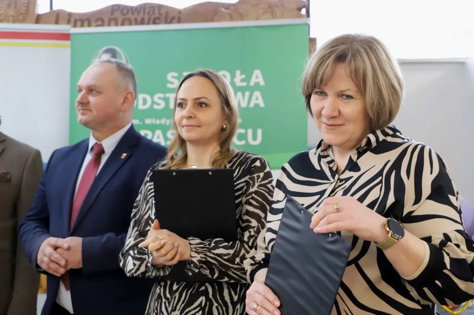 Podsumowanie III edycji Powiatowego Konkursu Artystycznego CUDA NIESŁYCHANE Z PATYCZKÓW WYKONANE - zdjęcie 6