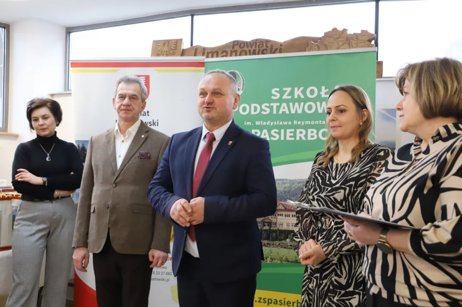 Podsumowanie III edycji Powiatowego Konkursu Artystycznego CUDA NIESŁYCHANE Z PATYCZKÓW WYKONANE - zdjęcie 9