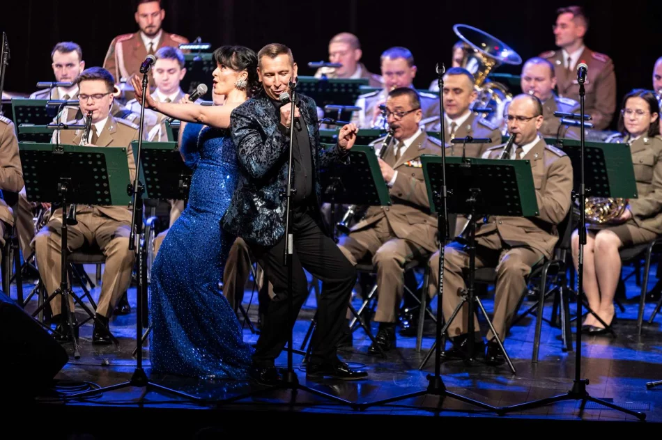 Koncert Walentynkowy z okazji Święta Patrona Miasta odbył się Limanowskim Domu Kultury - zdjęcie 4