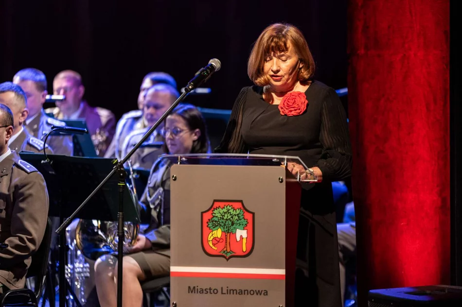 Koncert Walentynkowy z okazji Święta Patrona Miasta odbył się Limanowskim Domu Kultury - zdjęcie 14