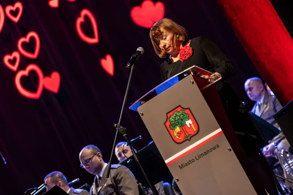 Koncert Walentynkowy z okazji Święta Patrona Miasta odbył się Limanowskim Domu Kultury - zdjęcie 15