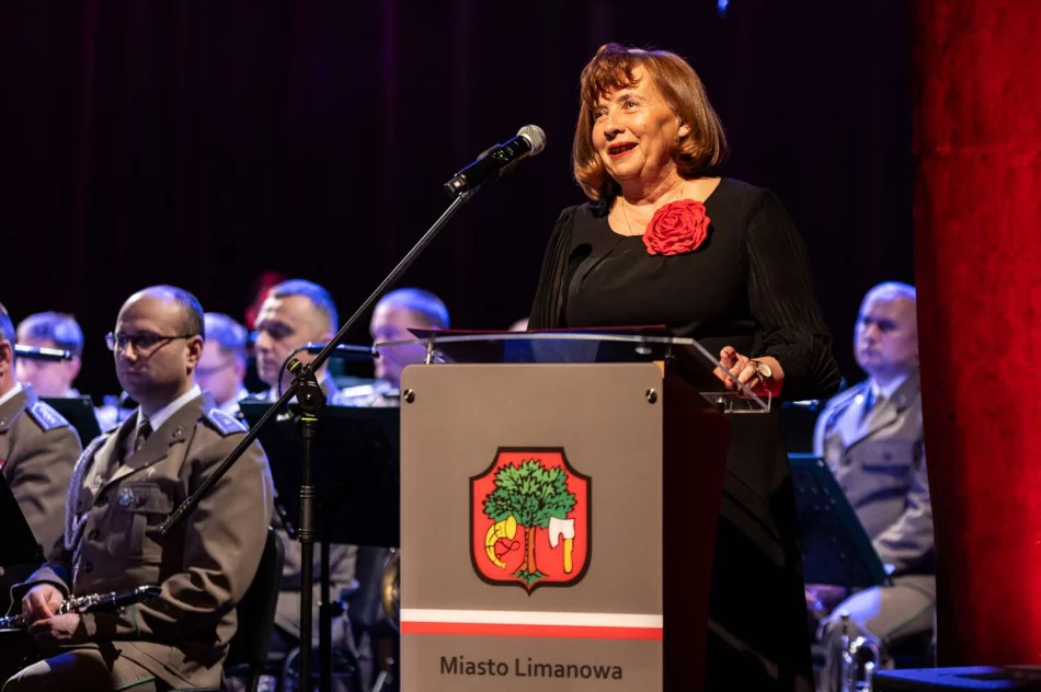 Koncert Walentynkowy z okazji Święta Patrona Miasta odbył się Limanowskim Domu Kultury - zdjęcie 16