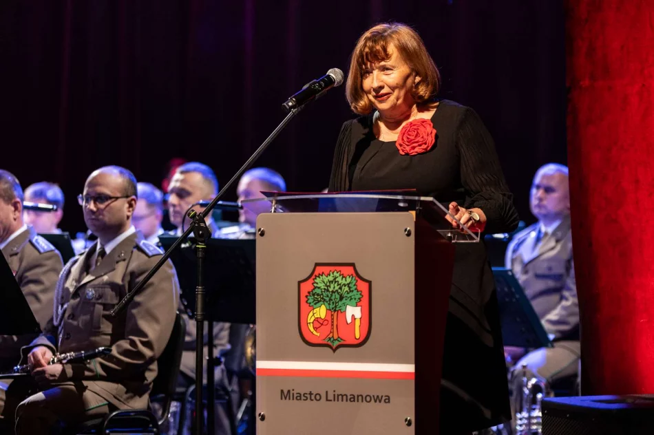 Koncert Walentynkowy z okazji Święta Patrona Miasta odbył się Limanowskim Domu Kultury - zdjęcie 17
