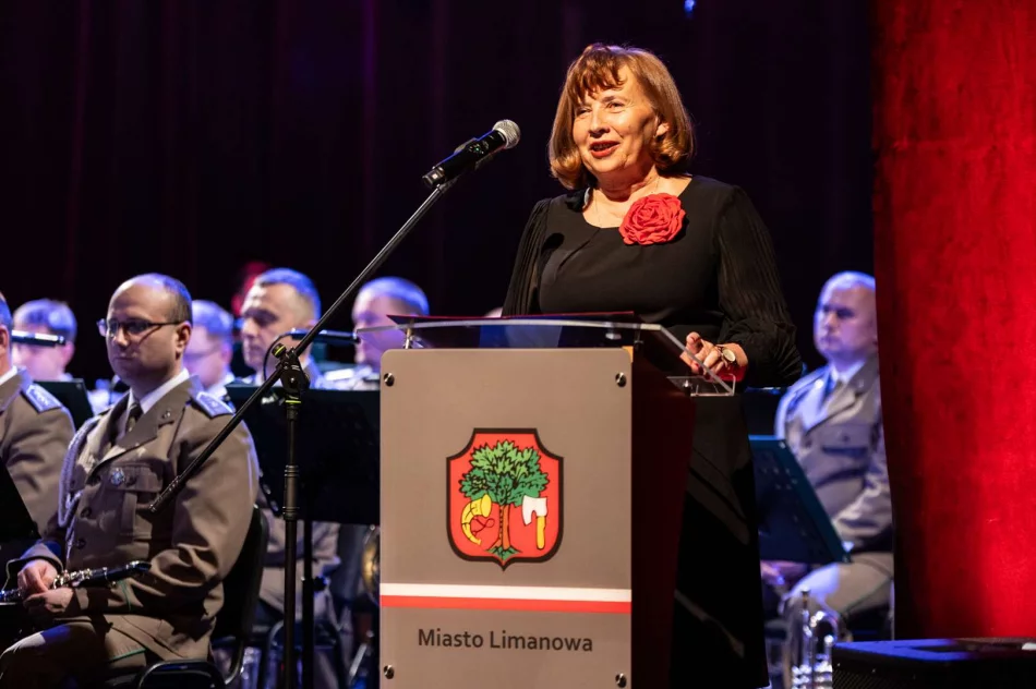 Koncert Walentynkowy z okazji Święta Patrona Miasta odbył się Limanowskim Domu Kultury - zdjęcie 18