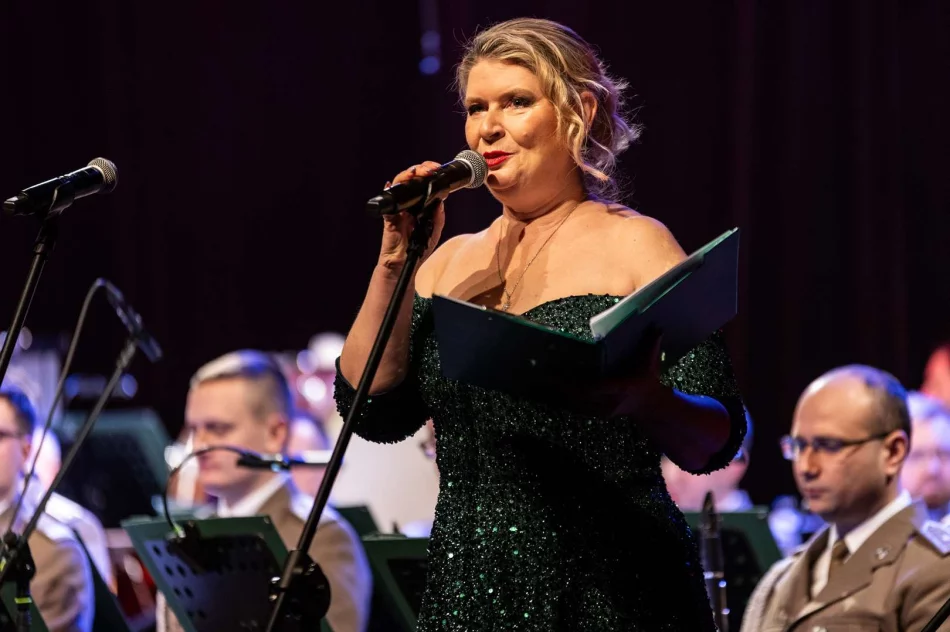 Koncert Walentynkowy z okazji Święta Patrona Miasta odbył się Limanowskim Domu Kultury - zdjęcie 19