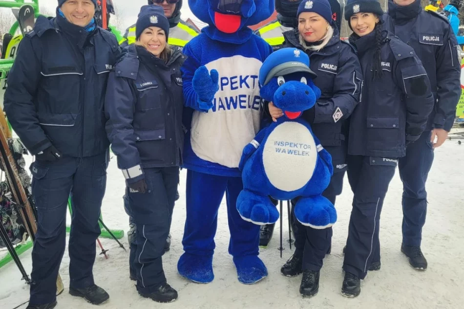 Policjanci edukowali dzieci na stoku  - zdjęcie 5