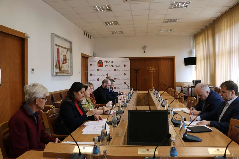 Posiedzenie Miejskiego Zespołu Zarządzania Kryzysowego w Limanowej - zdjęcie 5