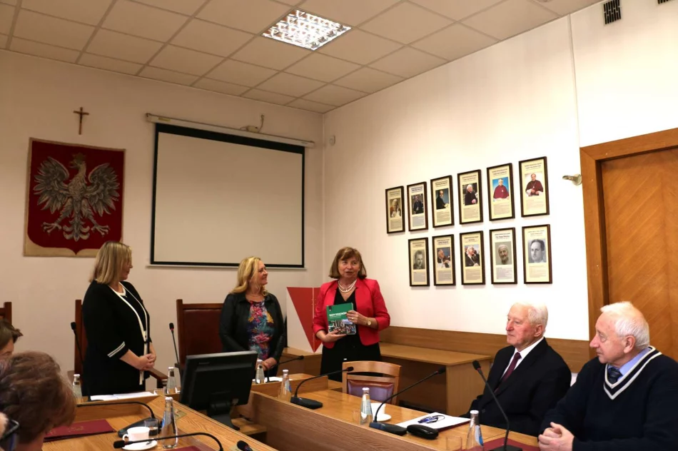 ​Pierwsze posiedzenie Miejskiej Rady Seniorów (ZDJĘCIA) - zdjęcie 12