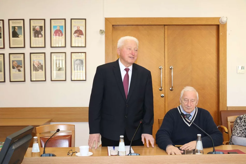 ​Pierwsze posiedzenie Miejskiej Rady Seniorów (ZDJĘCIA) - zdjęcie 17