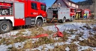 Strażacy uratowali dom, spłonął budynek gospodarczy i motocykle - zdjęcie 2
